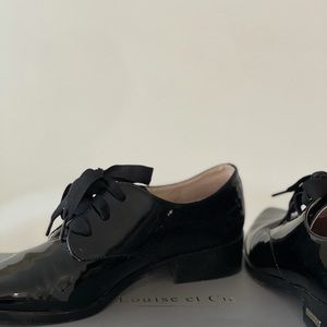 Louise et Cie black patent lace up shoe
